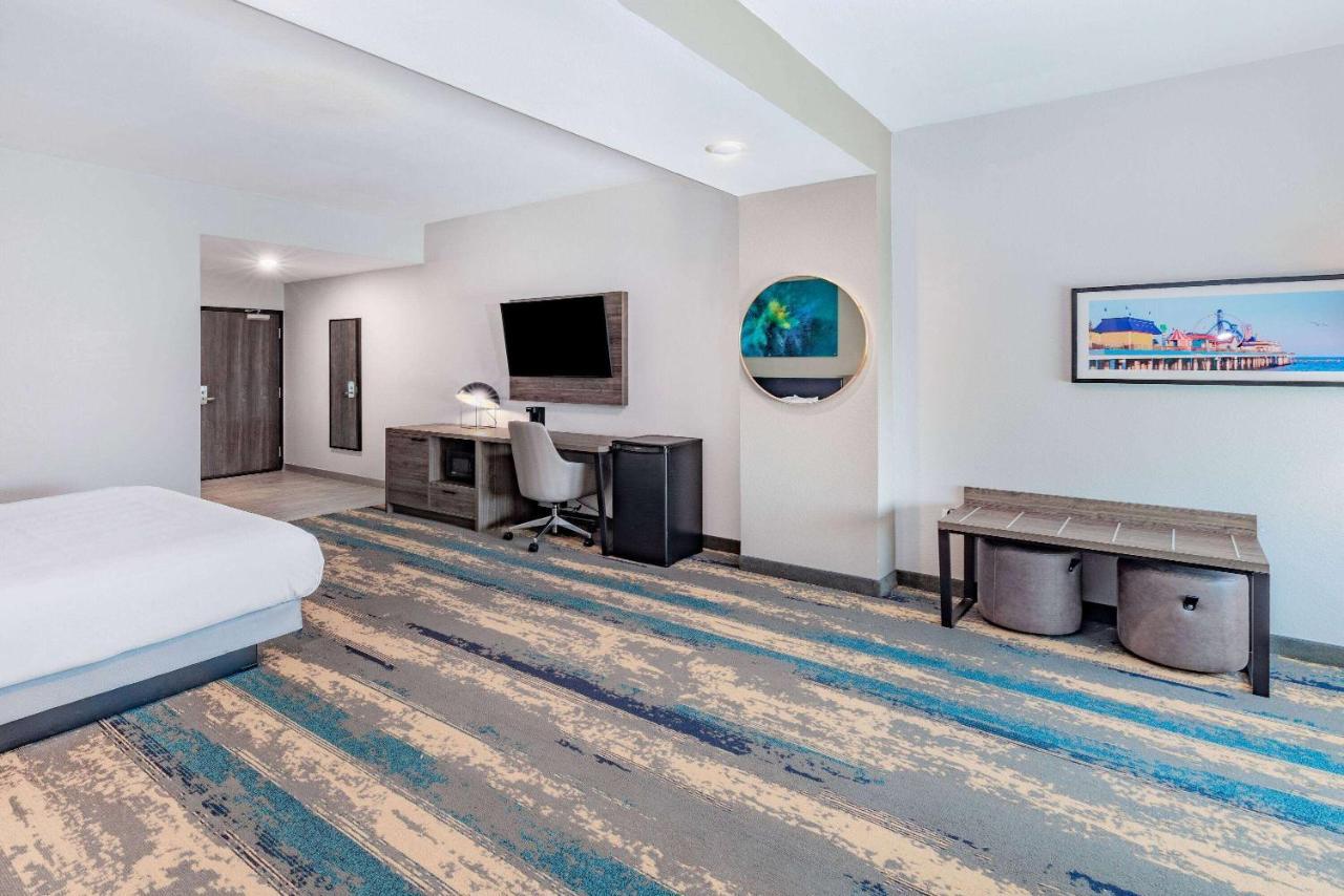 La Quinta Inn & Suites By Wyndham Galveston North At I-45 Esterno foto
